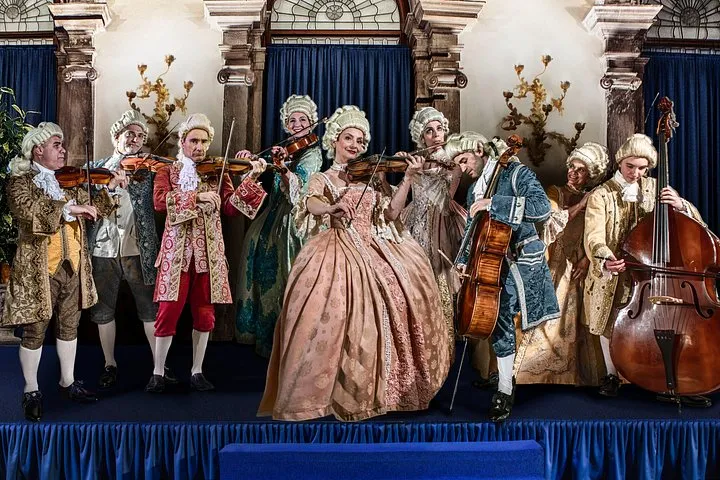 I Musici Veneziani in period costume, a Venice opera evening, opera houses in Italy