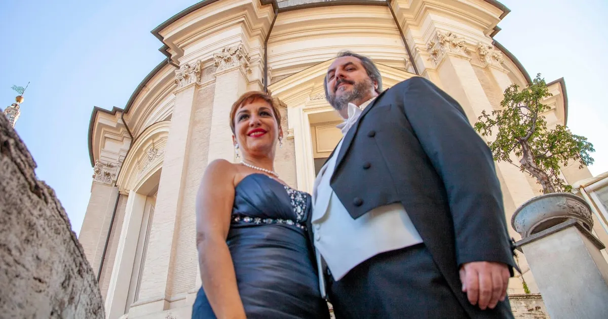 Opera arias on the terrace above Piazza Navona with an Italian aperitivo, a Rome opera concert, opera houses in Italy